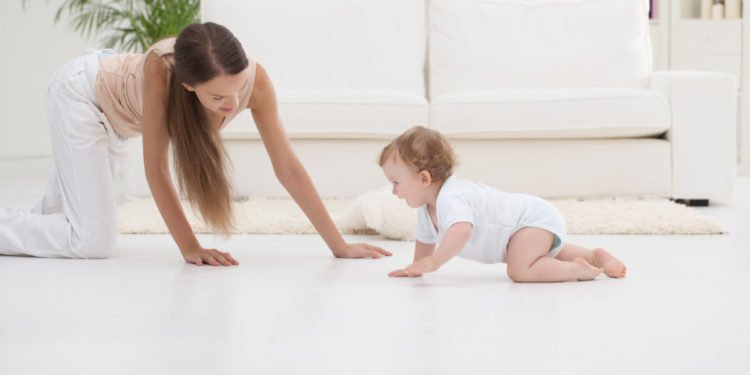 Endlich: Unser Baby krabbelt und das wirklich schnell!