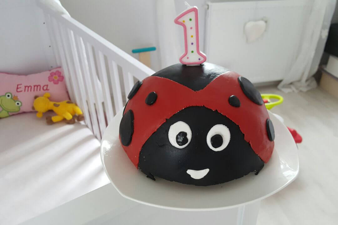 Eine Marienkäfertorte zu Emmas ersten Geburtstag