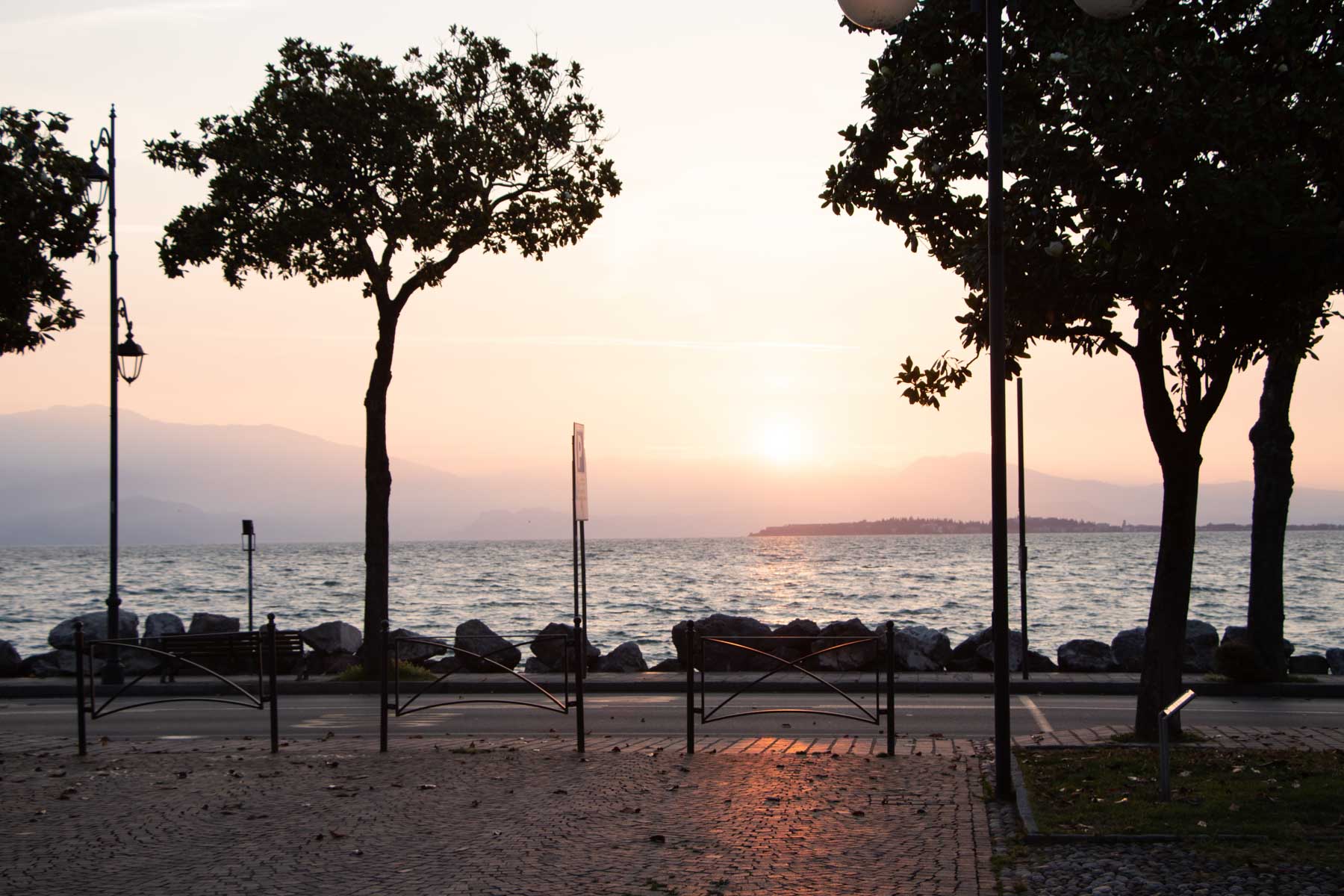 Sonnenaufgang über den Gardasee