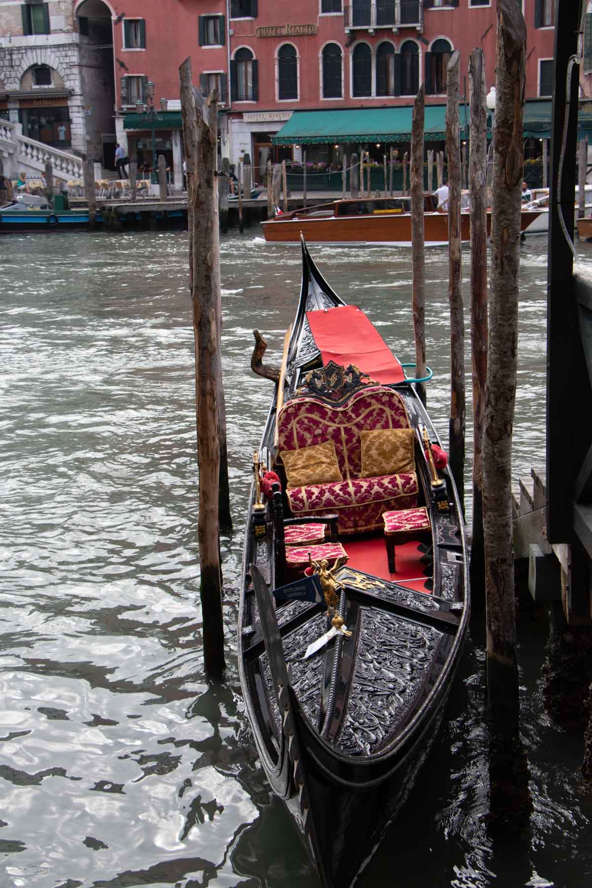 Gondel in Venedig auf dem Wasser