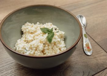 Riebele-Nudeln mit Frischkäse-Basilikum-Creme