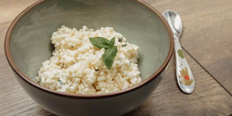 Riebele-Nudeln mit Frischkäse-Basilikum-Creme